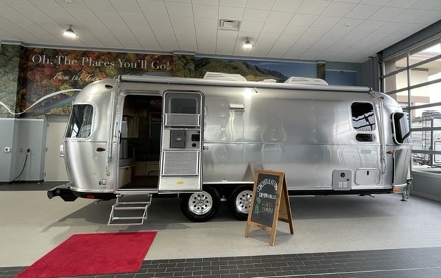 You are currently viewing 2022 Airstream 25’ Flying Cloud FBT Walkthrough