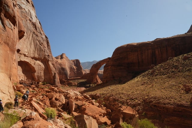 Read more about the article Unveiling the Splendor of Rainbow Bridge on Lake Powell!